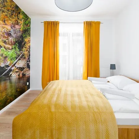 Sudety, Sun & Snow * شكلارسكا بوريبا